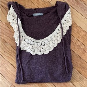 Delias women pullover sweater with a hood, size sm